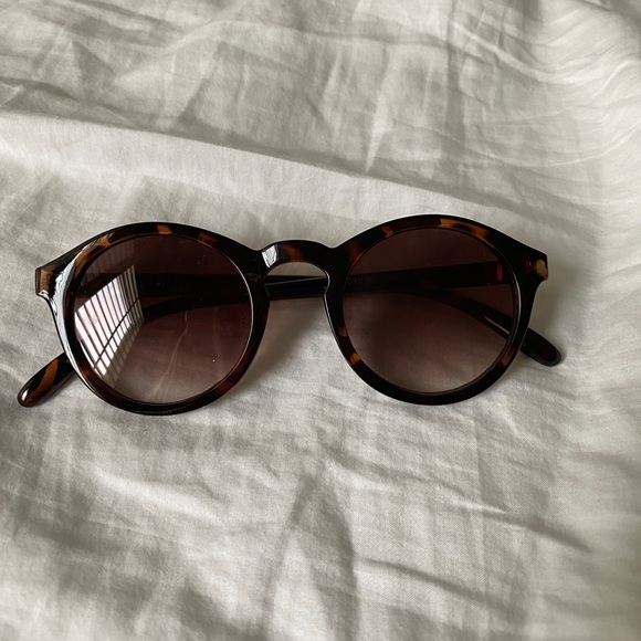 Accessories - 🔴Tortoise shell glasses